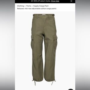 Aritzia tna supply cargo pant size 2 gd flint green